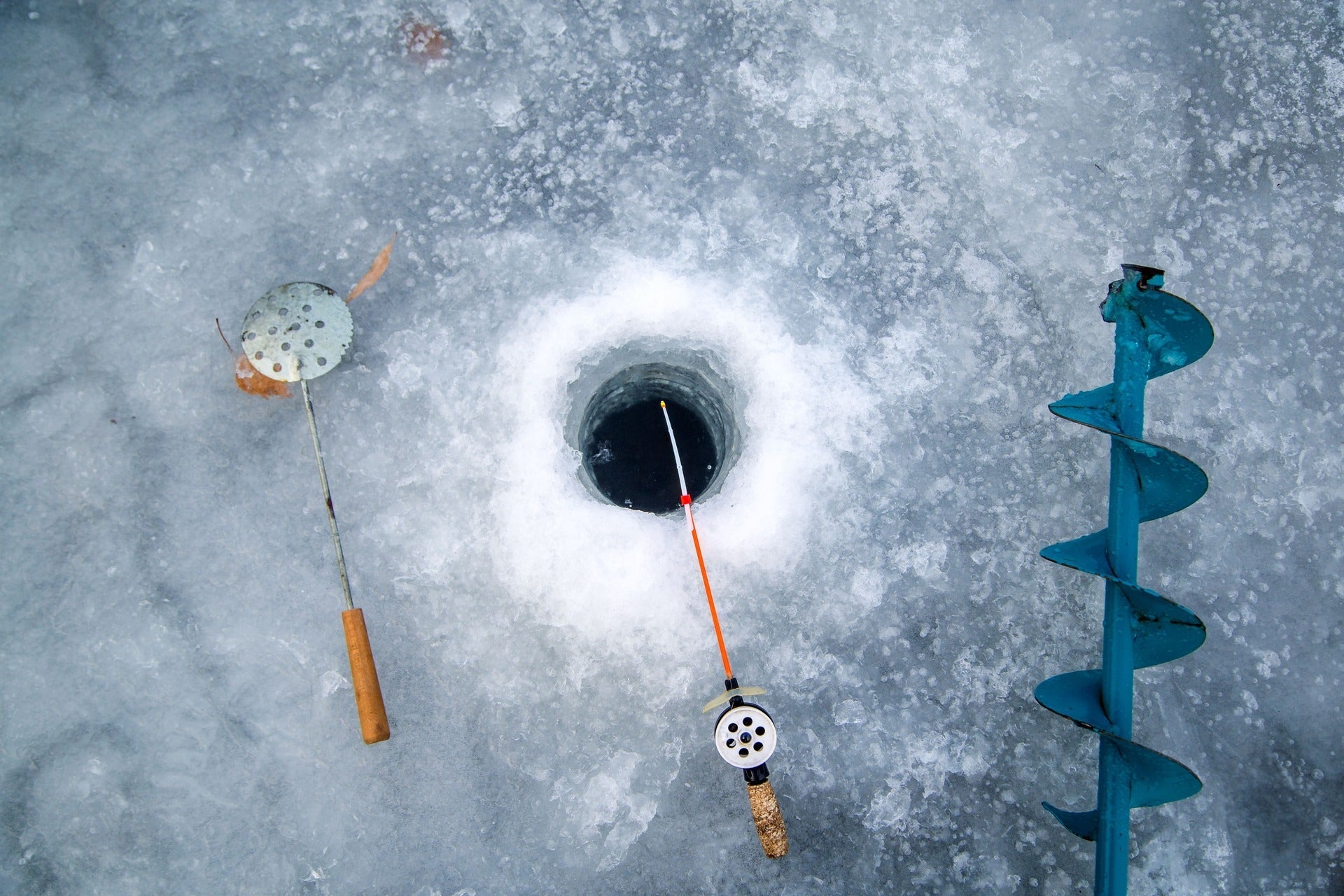 ❄️ Vinterfiske i Norge – Utstyr og Tips for Å Fange Mer